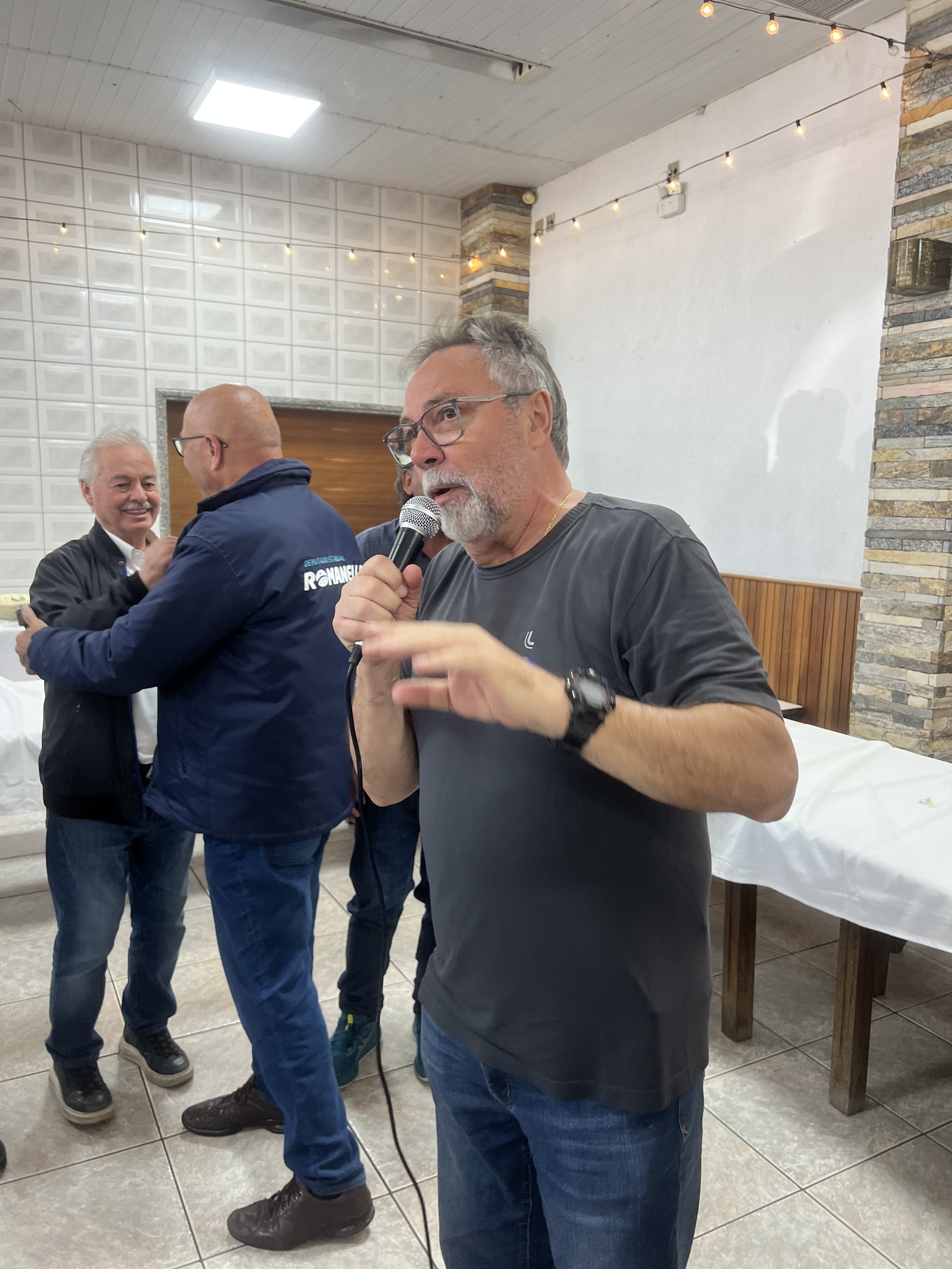 Fotografia de atuação de Derosso
